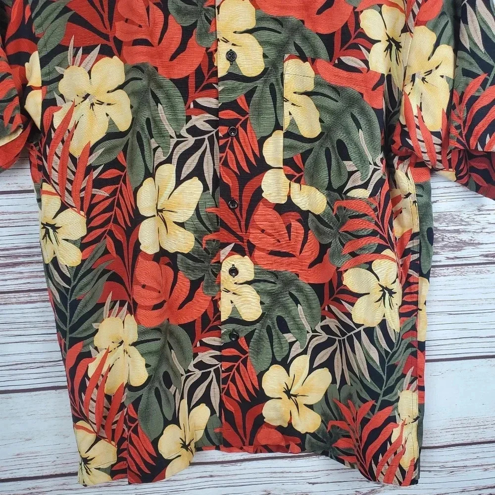 Roberto Villini Mens Medium 100% Silk Floral Hawaiian Shirt #115 - Picture 3 of 9